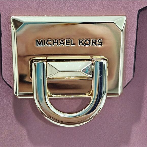 MICHAEL KORS MANHATTAN, like new - Picture 3 of 14